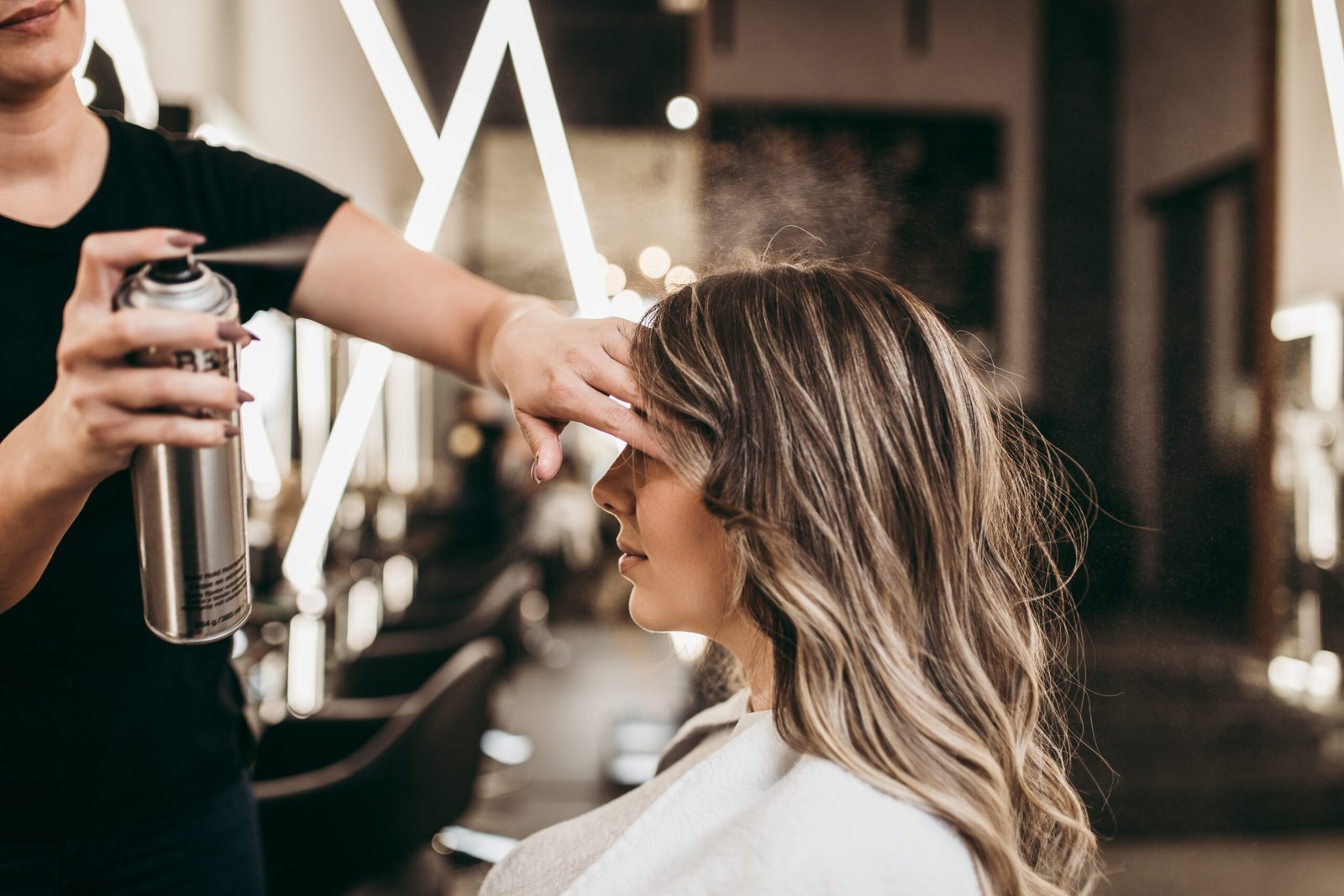 Damenfriseur Aura